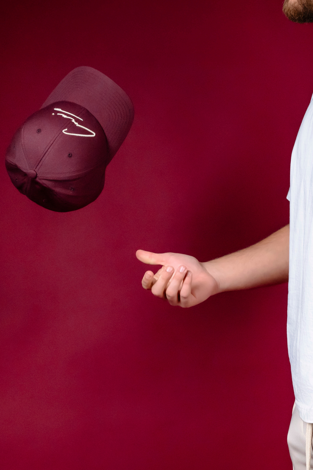 Sapcă Signature "CMN" – The Burgundy Seal (Pre-comanda 14 zile)