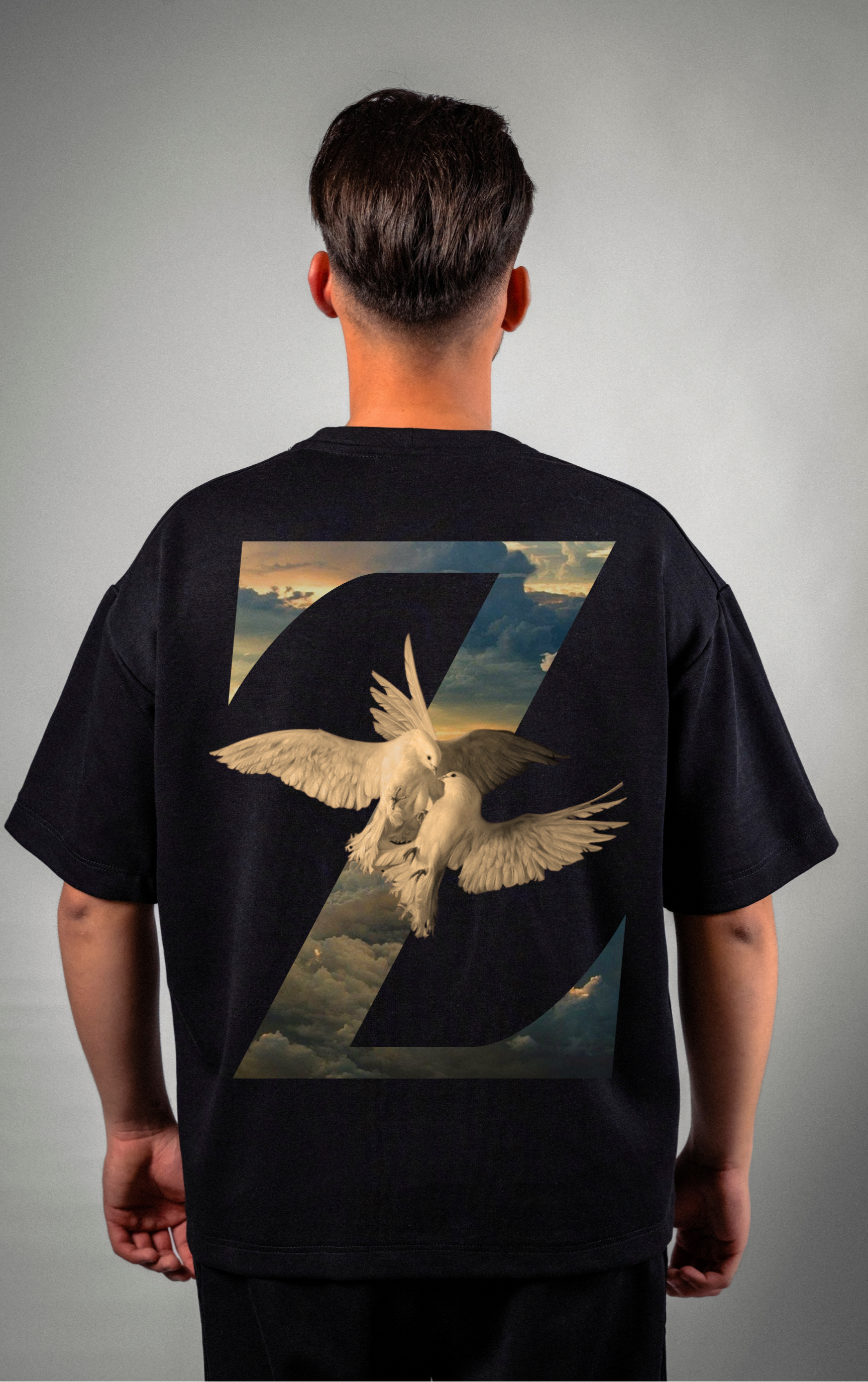 Tricou „Wings Of Freedom” - Design cu porumbei în zbor