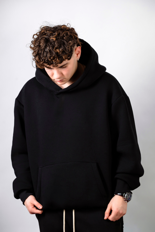 Hanorac Negru Oversize – The Black Icon