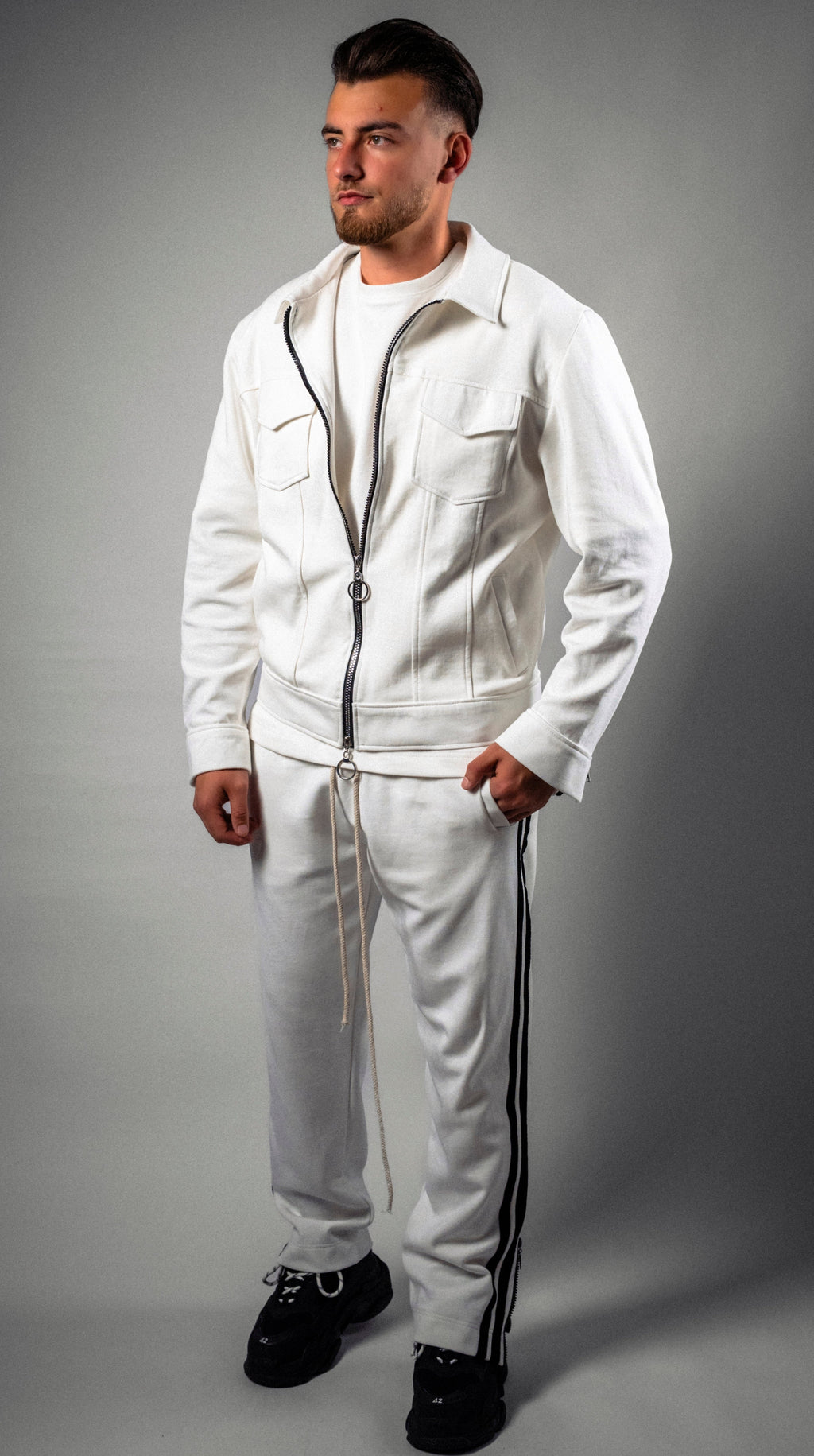 Jachetă albă cu fermoar