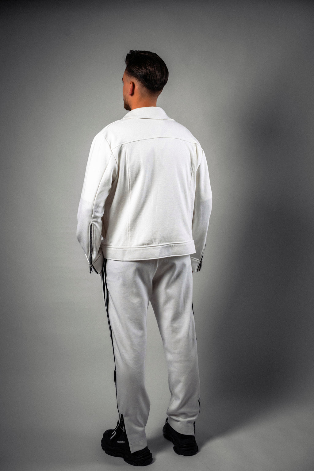 Jachetă albă cu fermoar