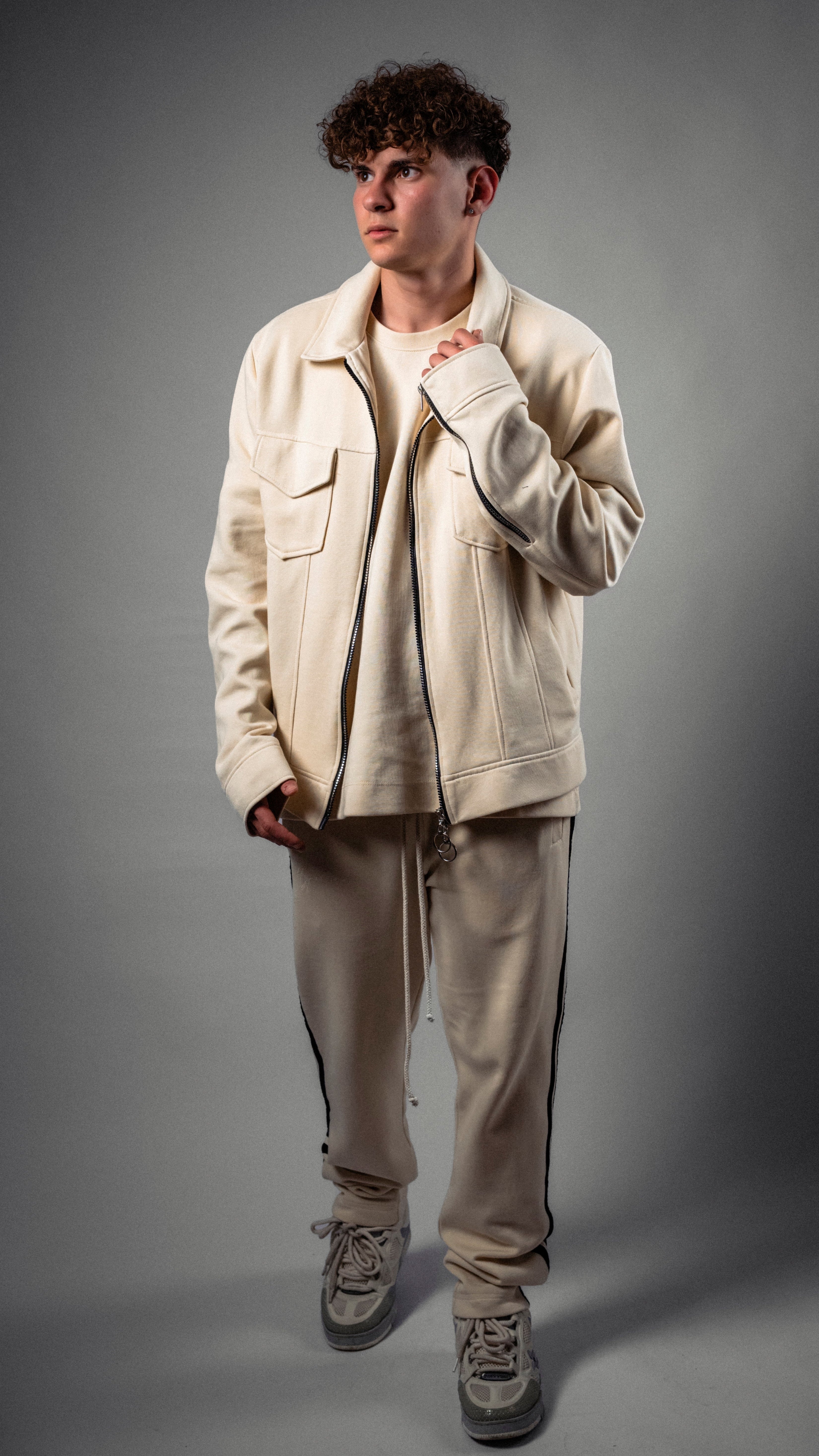 Jacheta bej cu fermoar