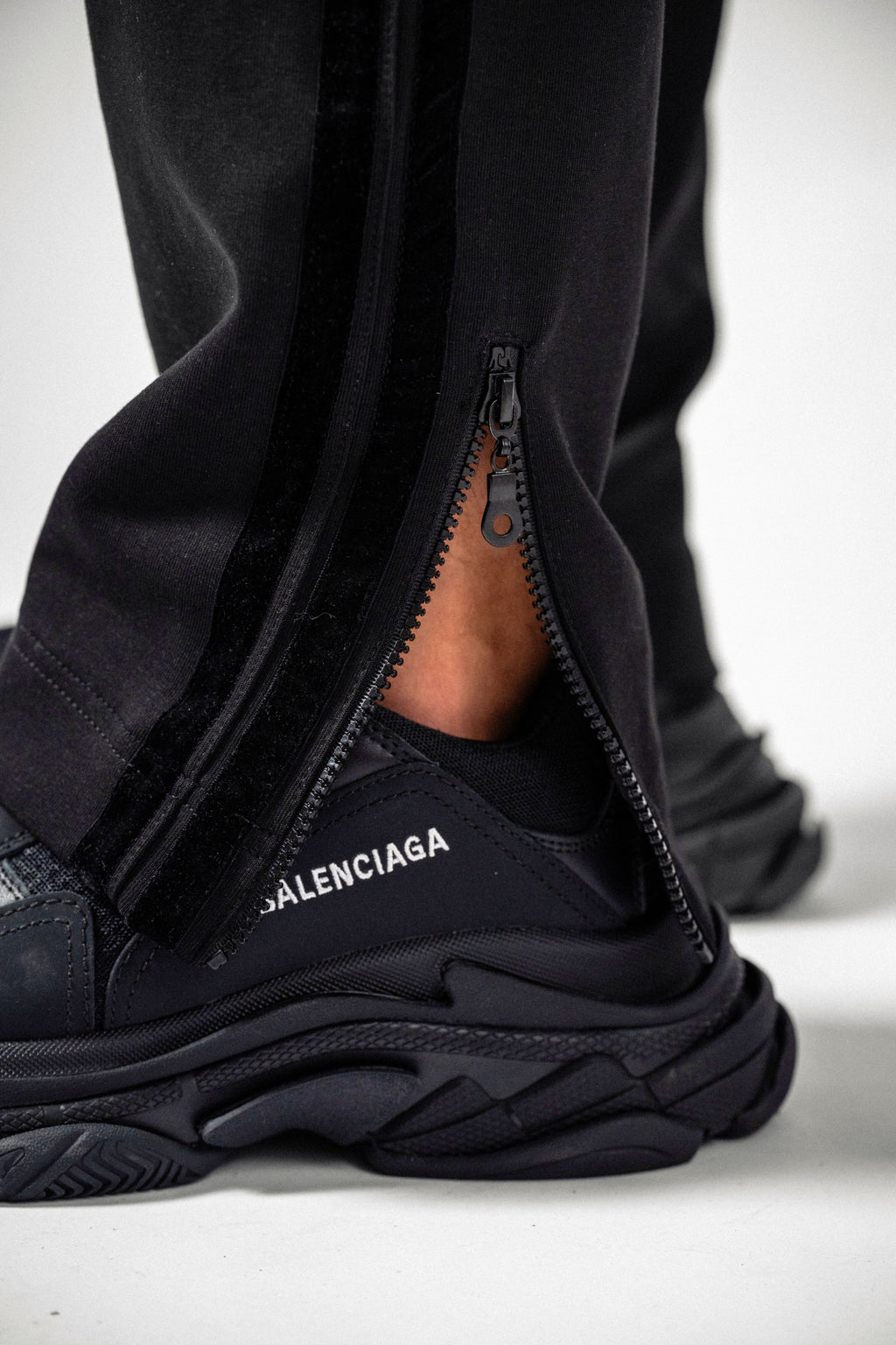 Pantaloni negri „Noir Velvet”