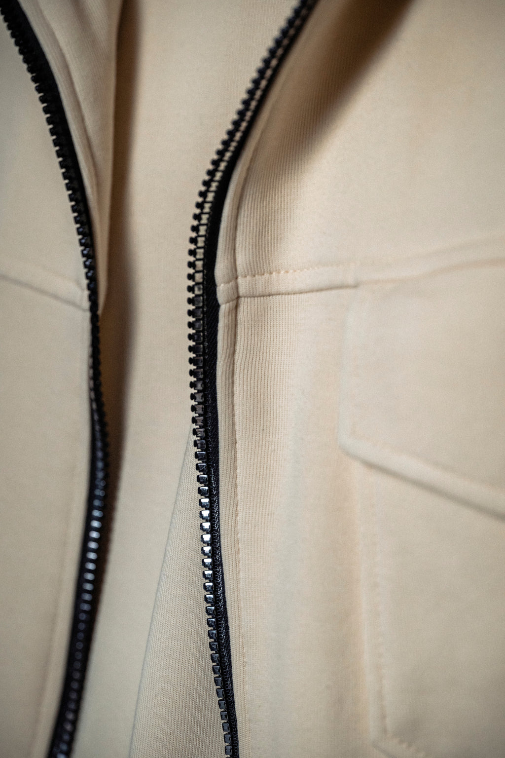 Jacheta bej cu fermoar