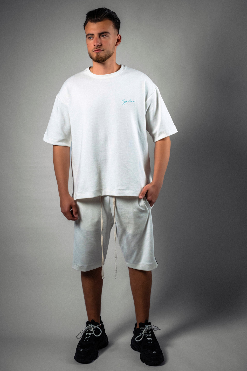 Pantaloni scurti albi „Noir Velvet”