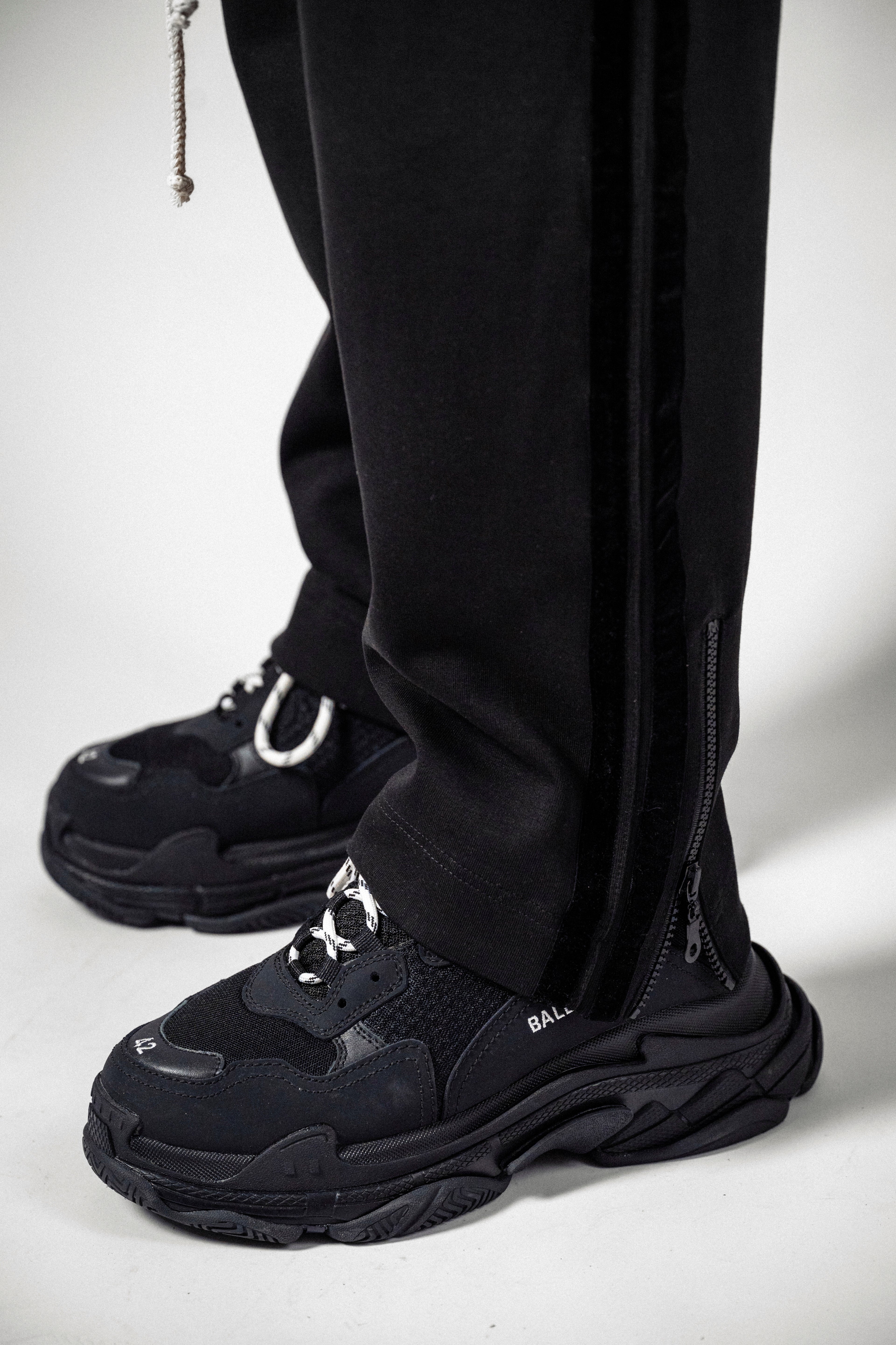 Pantaloni negri „Noir Velvet”