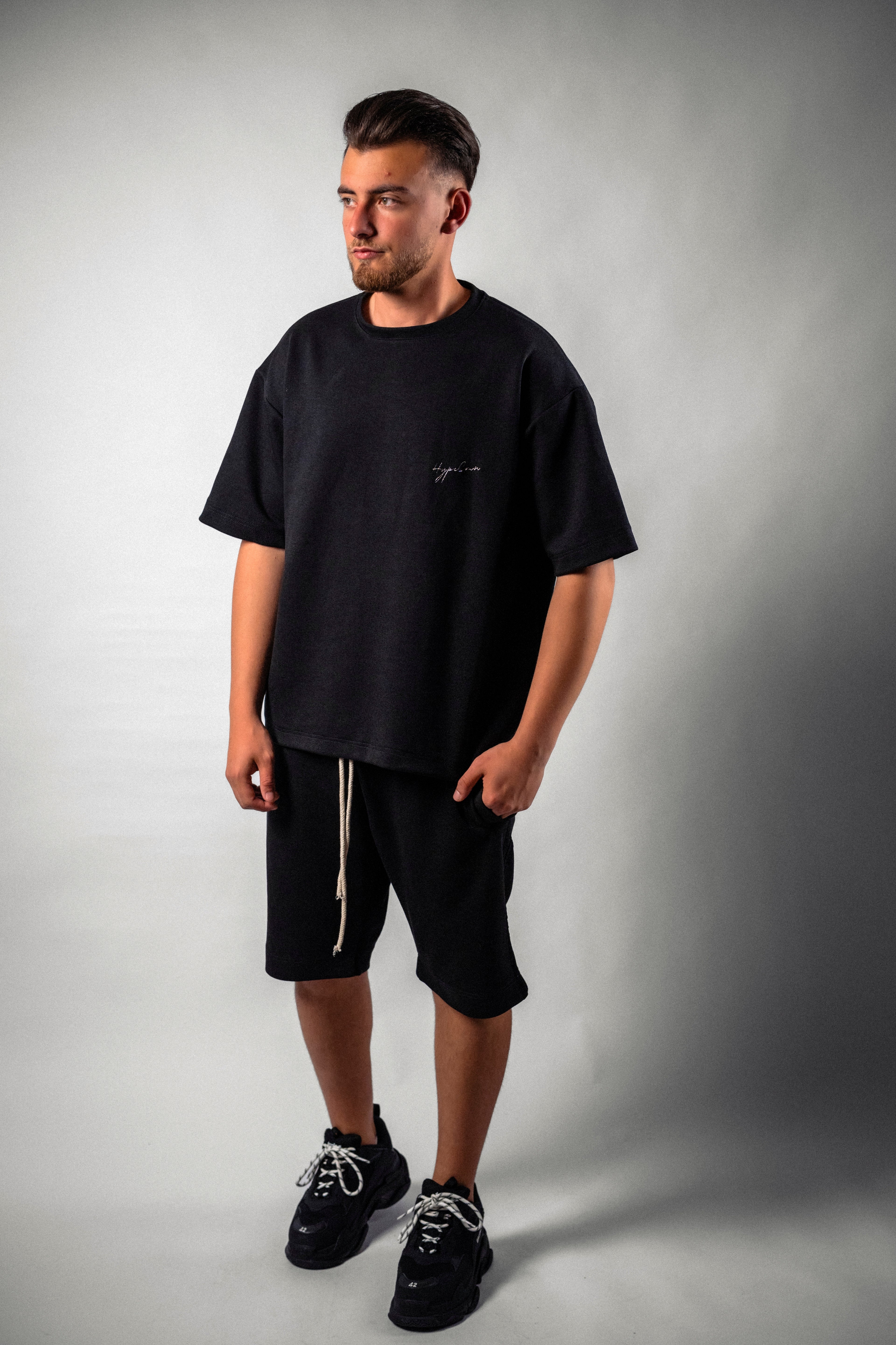 Pantaloni scurti negri „Noir Velvet”