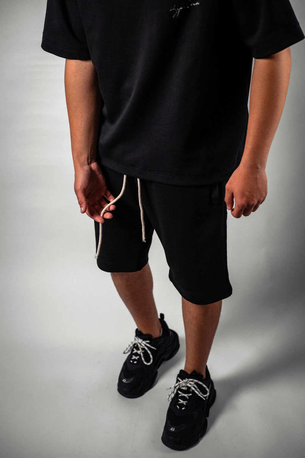 Pantaloni scurti negri „Noir Velvet”